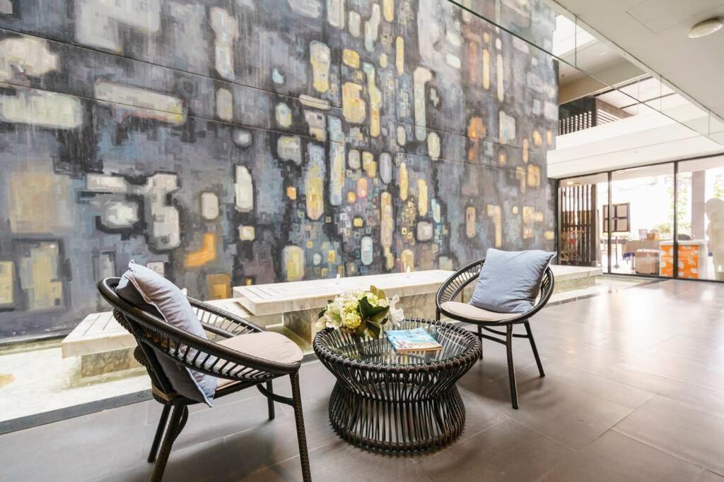 2 Bedrooms, Bts Asok, Terminal 21, Sukhumvit Apartment Bangkok