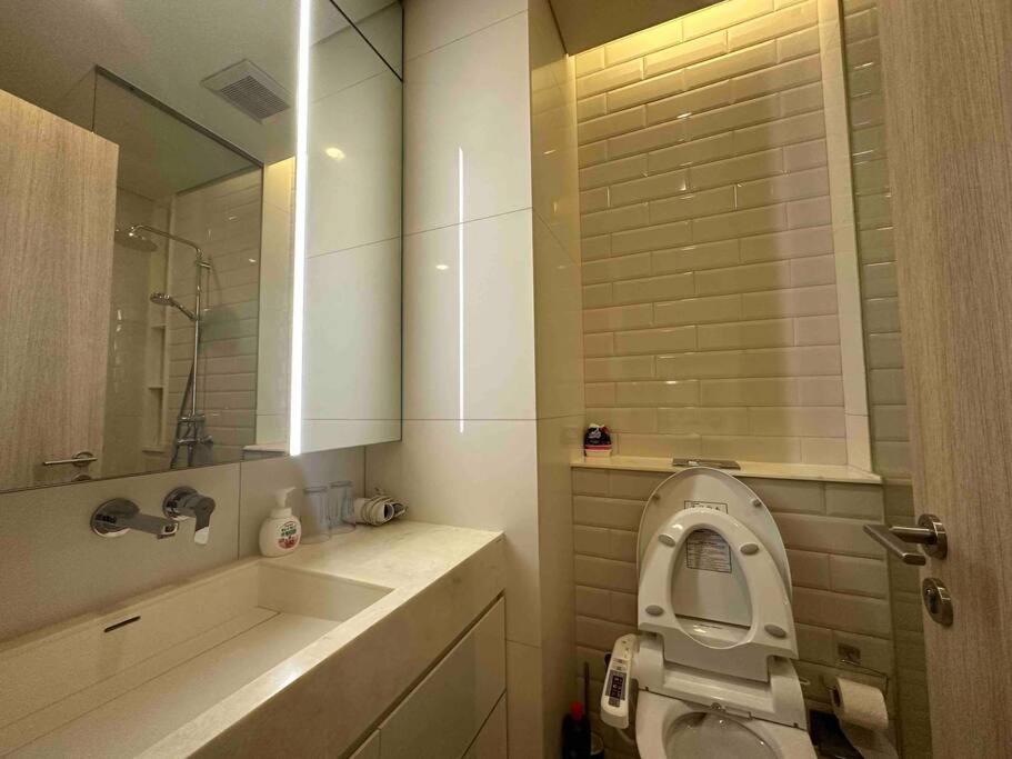 S42 Sukhumvit Wyndham Garden Ekkamai Swimming Gym Bangkok