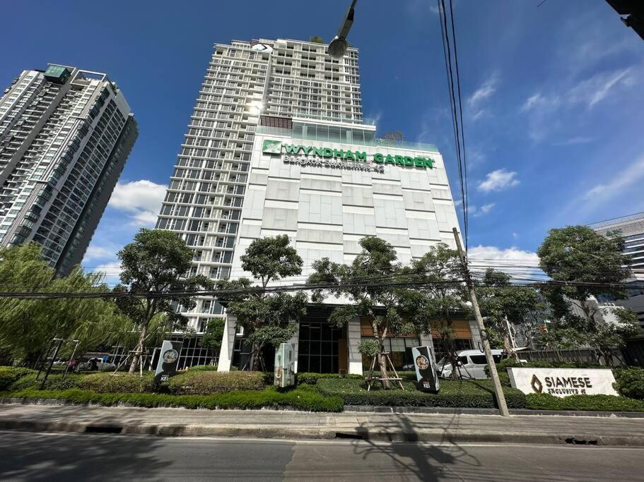 S42 Sukhumvit Wyndham Garden Ekkamai Swimming Gym Apartment