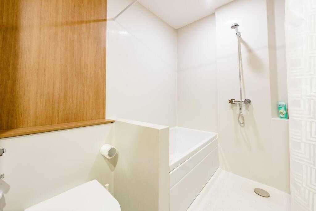 Family 2bedrooms 2br W/pool/gym/wi-fi @sathorn Apartment Bangkok