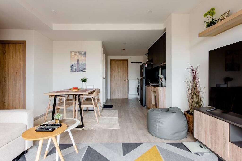 Family 2bedrooms 2br W/pool/gym/wi-fi @sathorn Apartment Bangkok