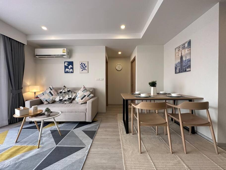 Family 2bedrooms 2br W/pool/gym/wi-fi @sathorn Apartment Bangkok