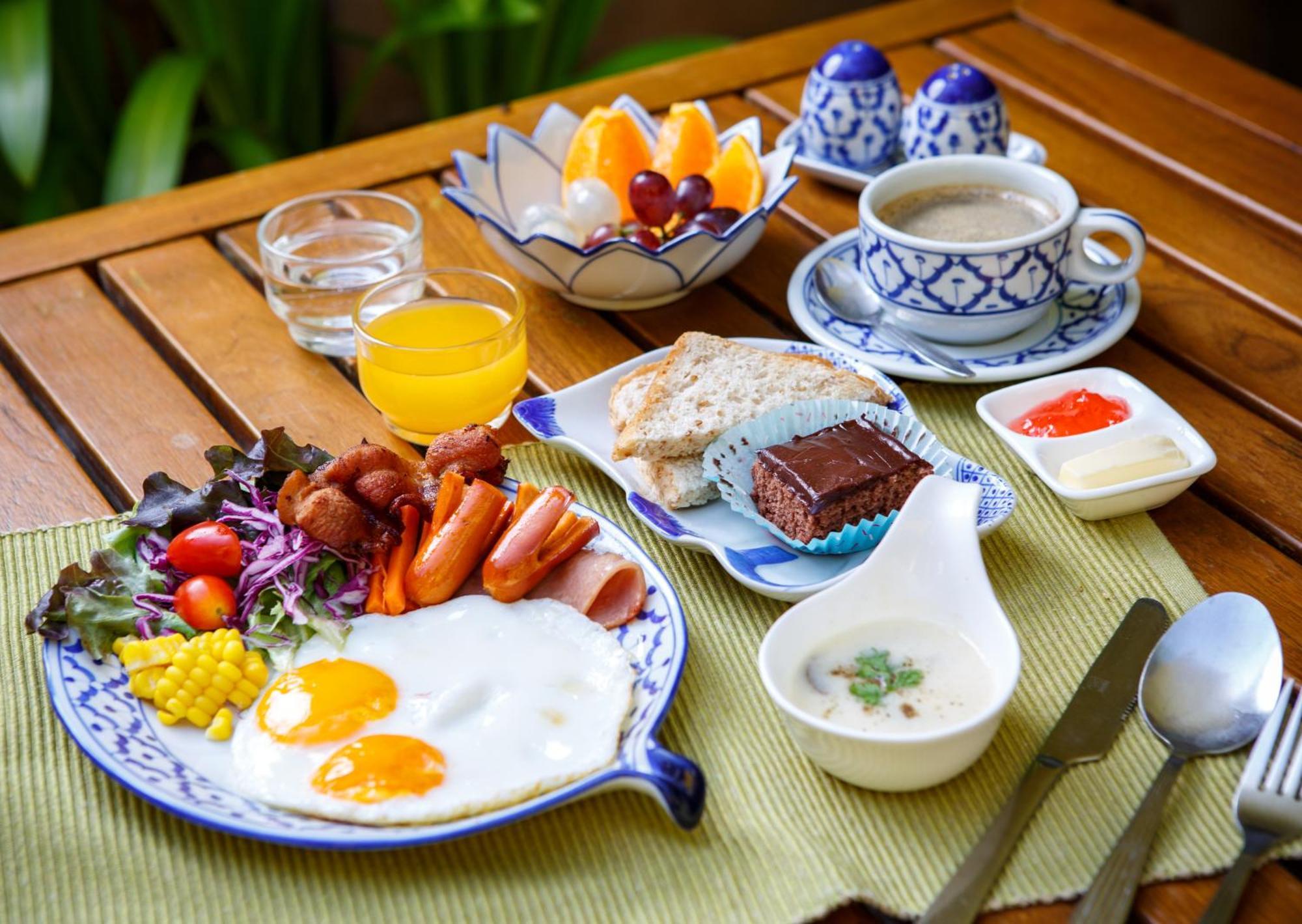 Baan Dinso Hostel Bangkok
