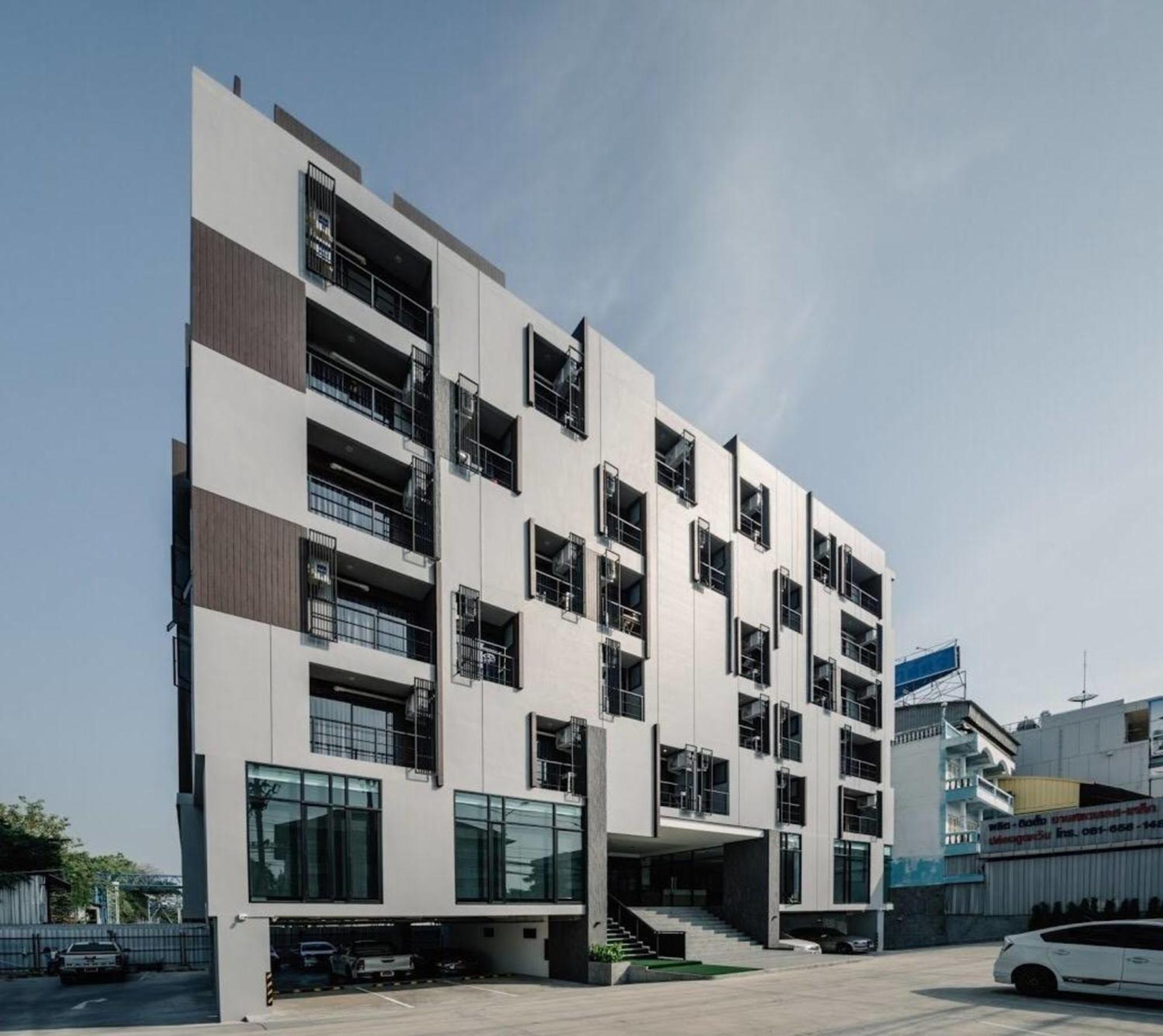Baan Mae Suvarnabhumi Airport Apartment *