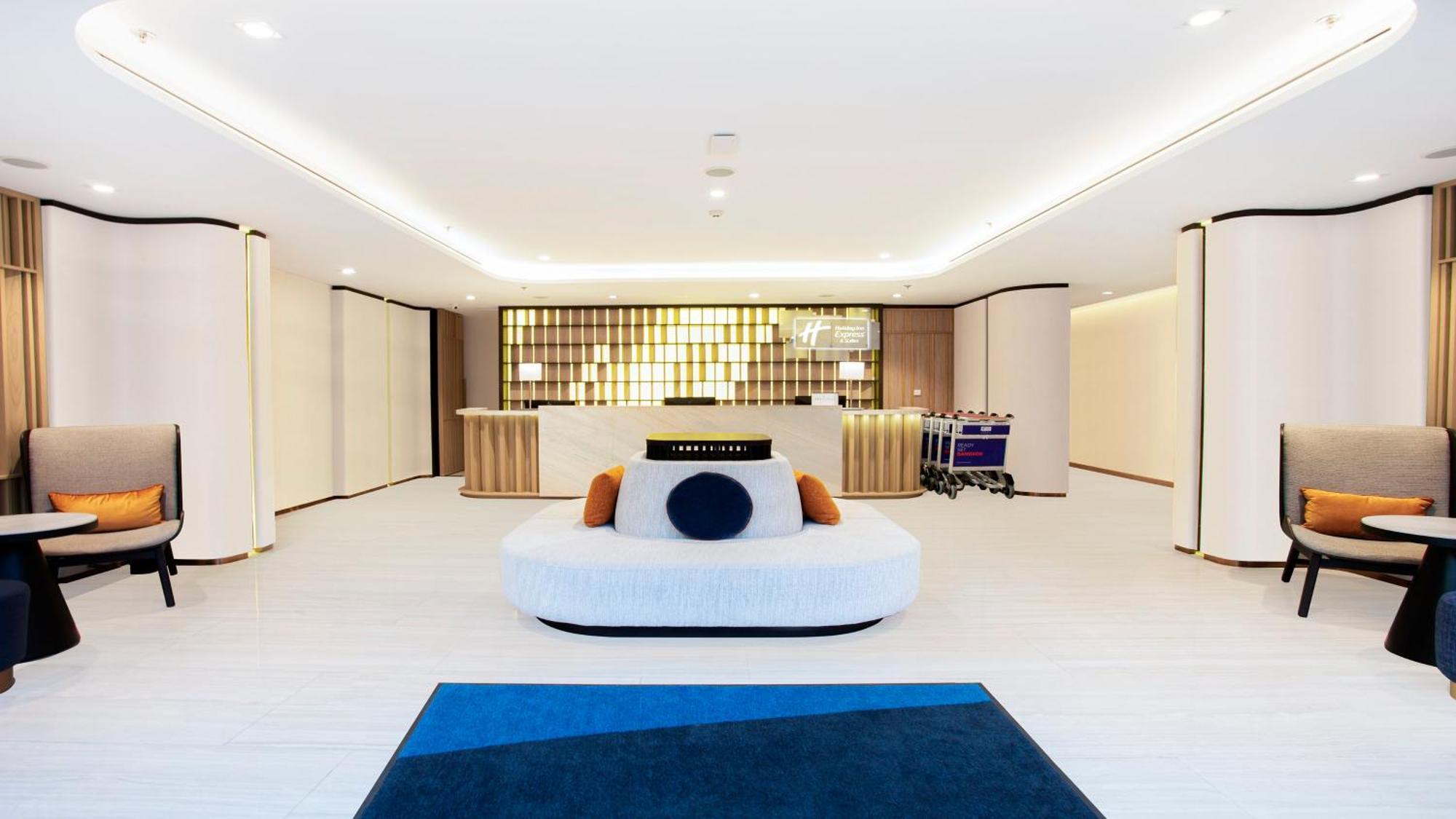 Express & Pier By Ihg Hotel 4*