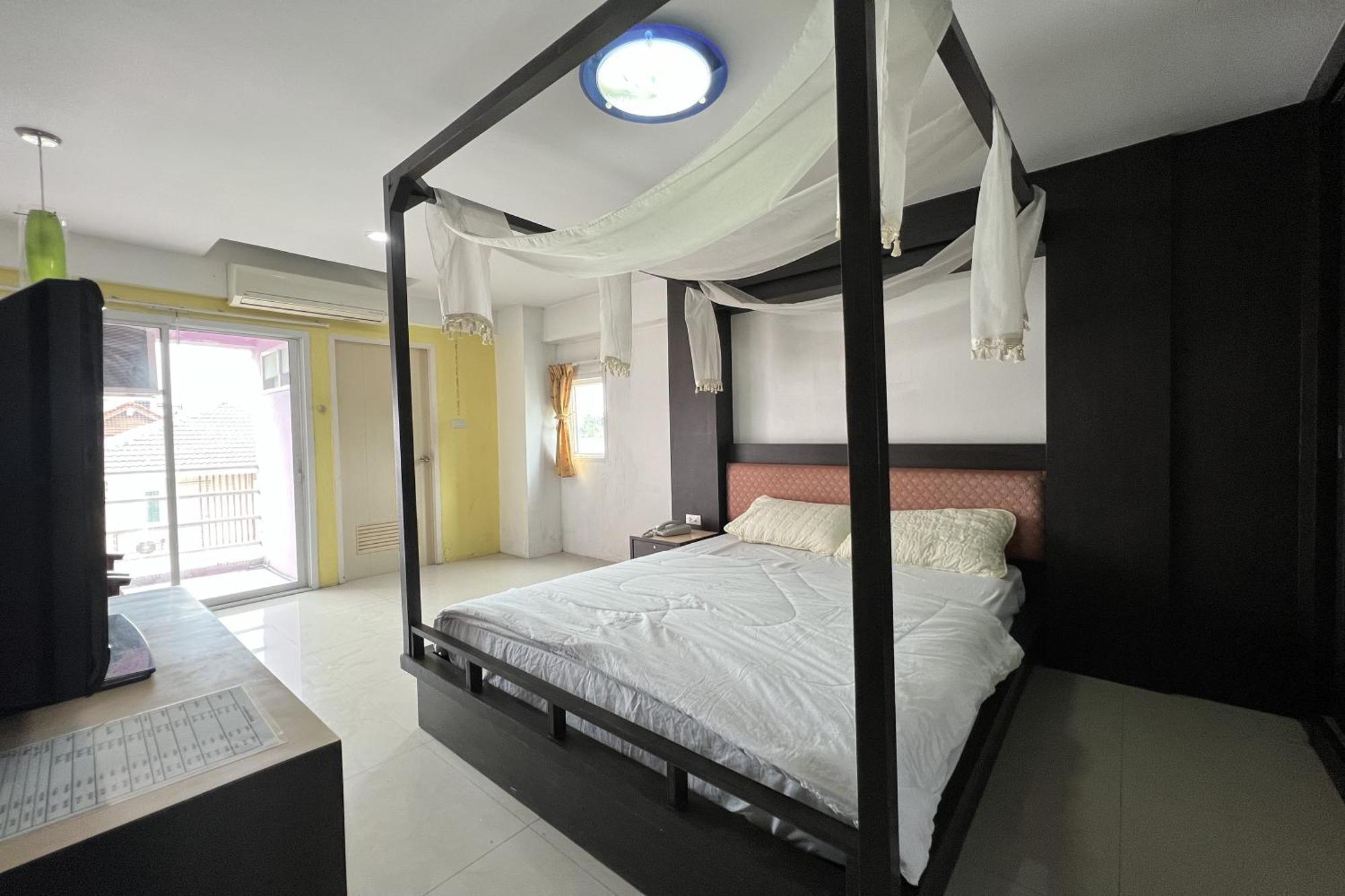 Phongsathon Mansion Apartment