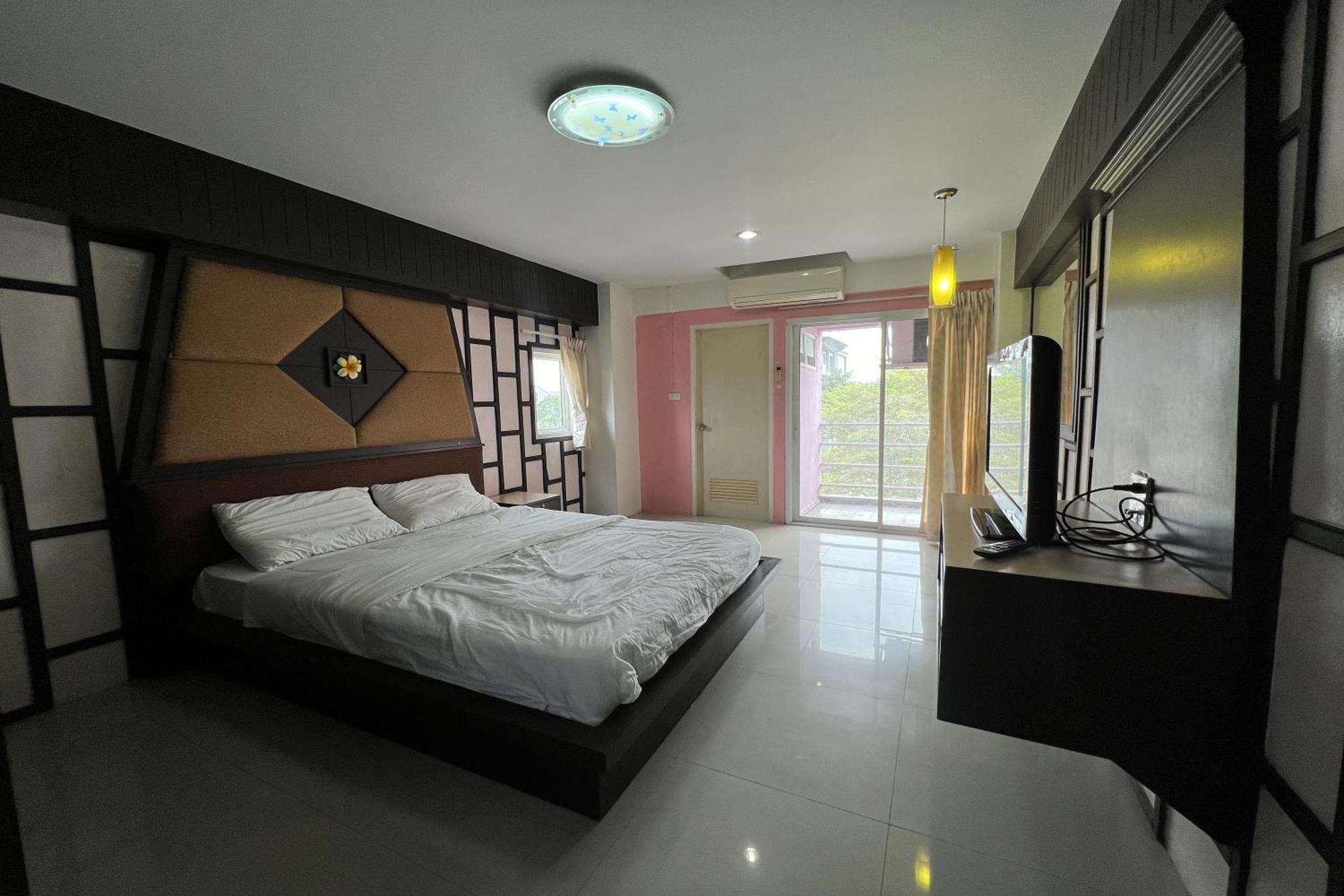Phongsathon Mansion *
