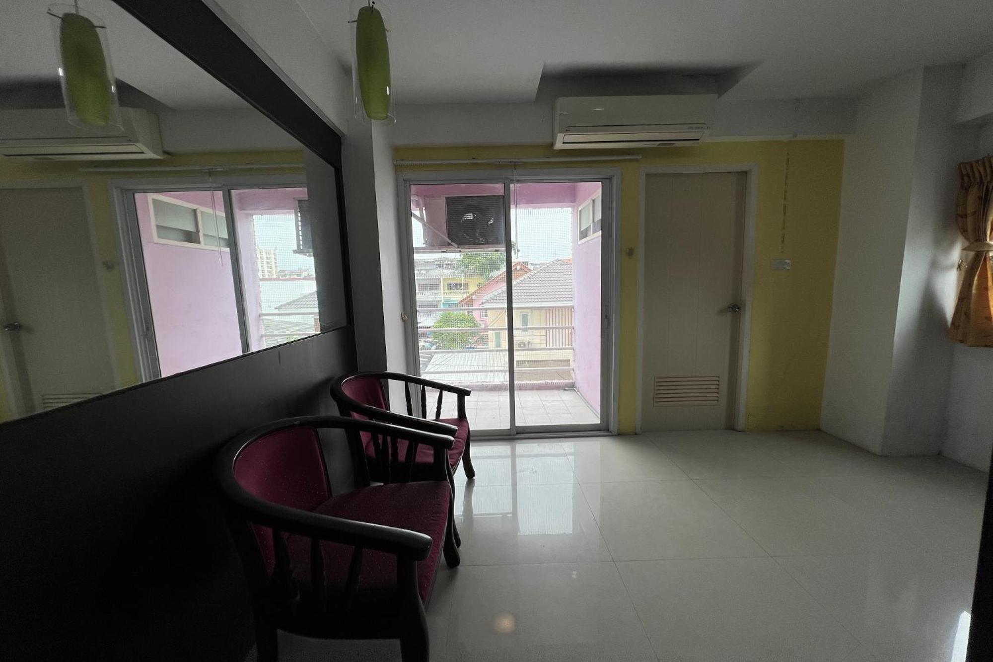 Apartment Phongsathon Mansion *