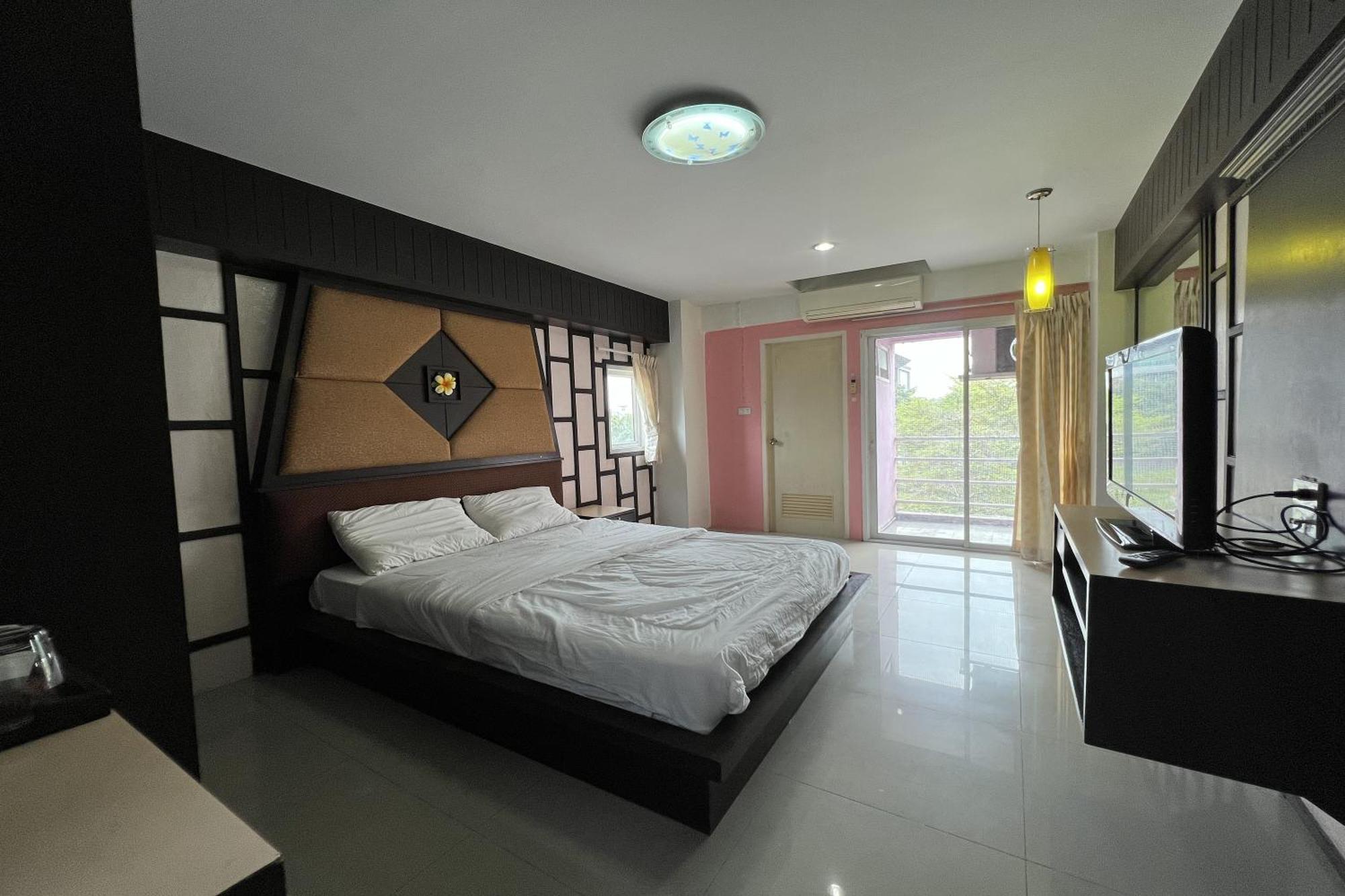 Phongsathon Mansion Apartment *