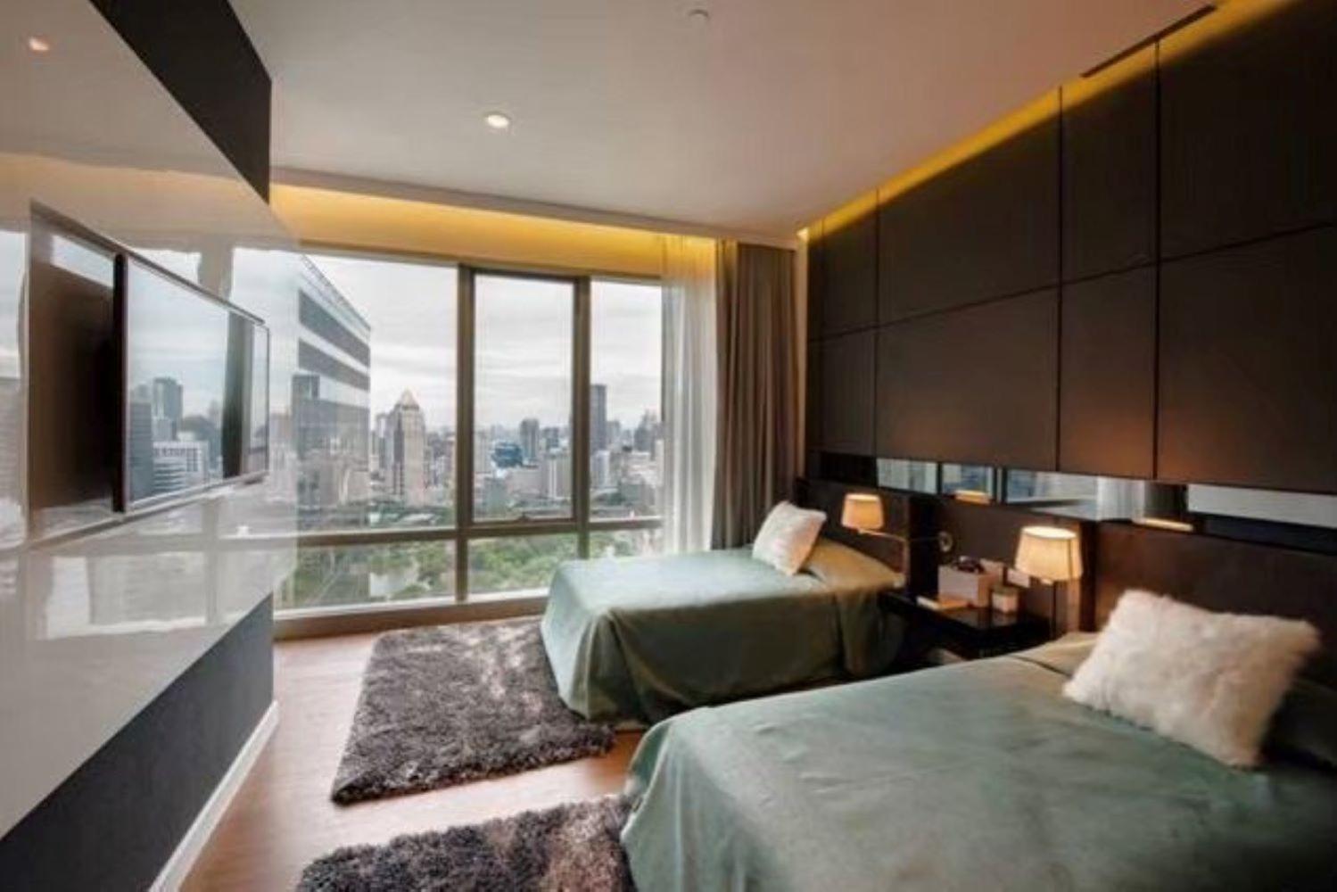 Elegant 2-bedroom Luxury Duplex On The 32nd Floor Of 185 Rajadamri Apartment Bangkok