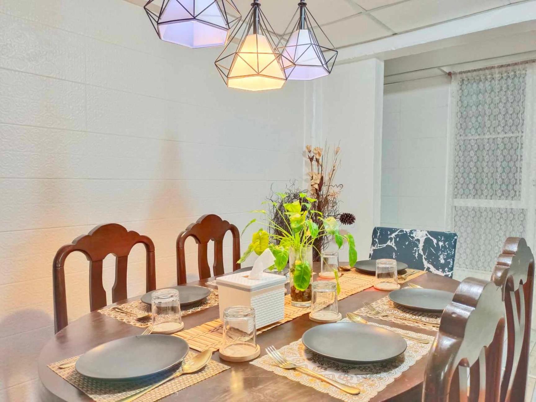 Villa Getaway - 4 Bedroom,6 Beds And 5 Bathroom Bangkok