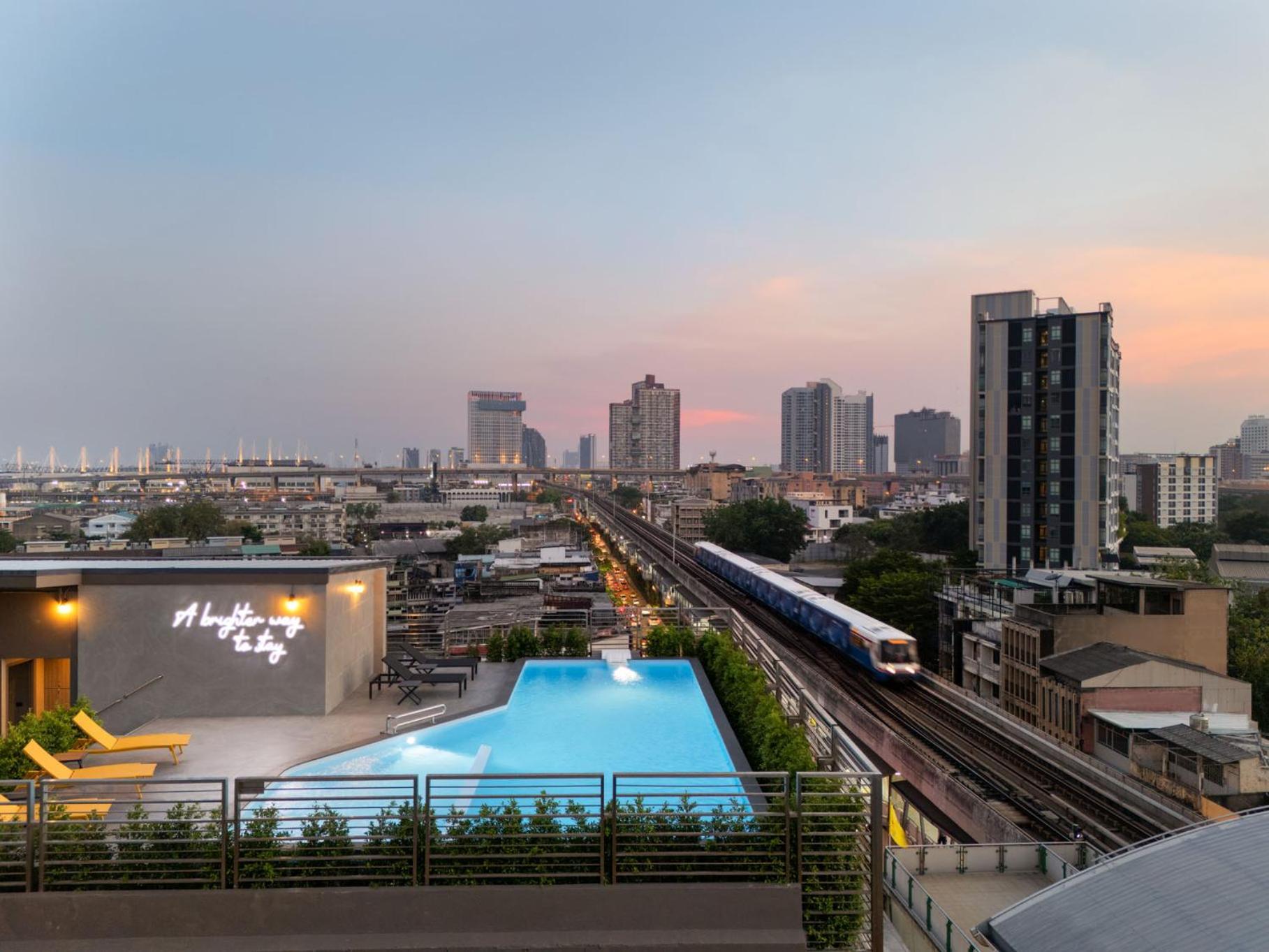Lumen Udomsuk Station Hotel Bangkok
