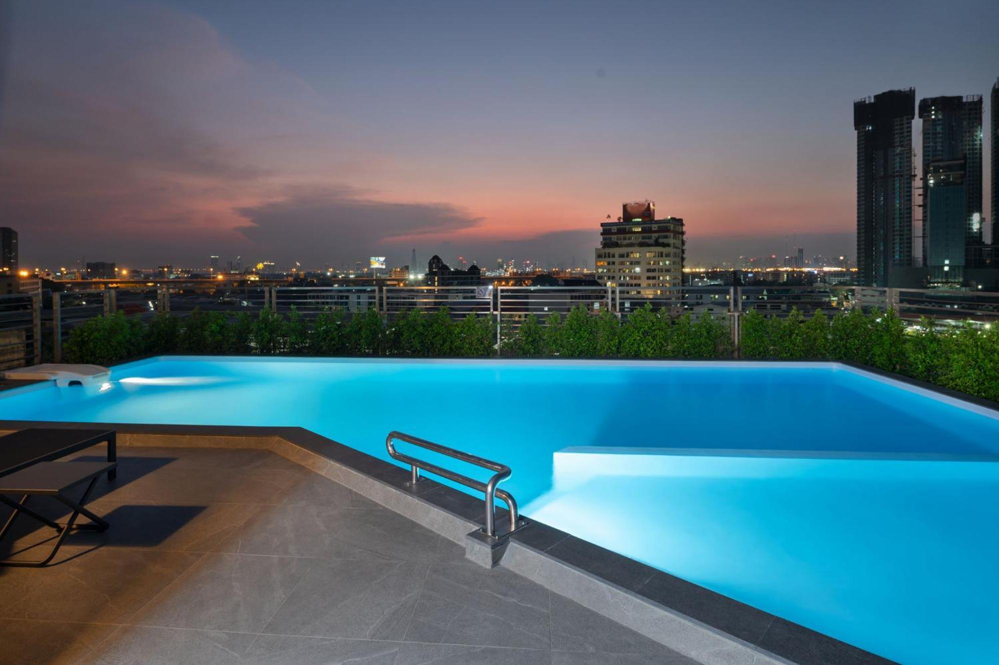 Lumen Udomsuk Station 4* Bangkok