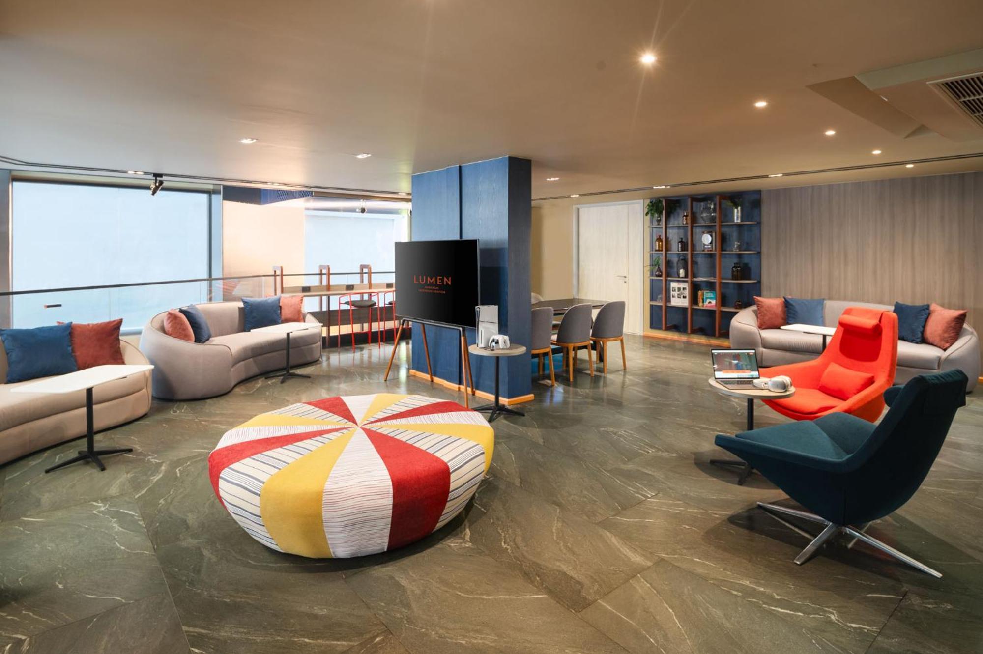 Lumen Udomsuk Station Hotel 4*