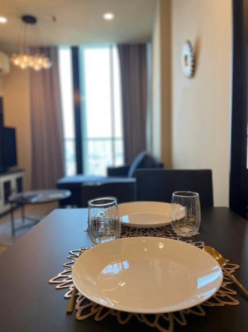 Apartemen High-end With 5 Mins To Terminal21 Bts Mrt With Kitchen *