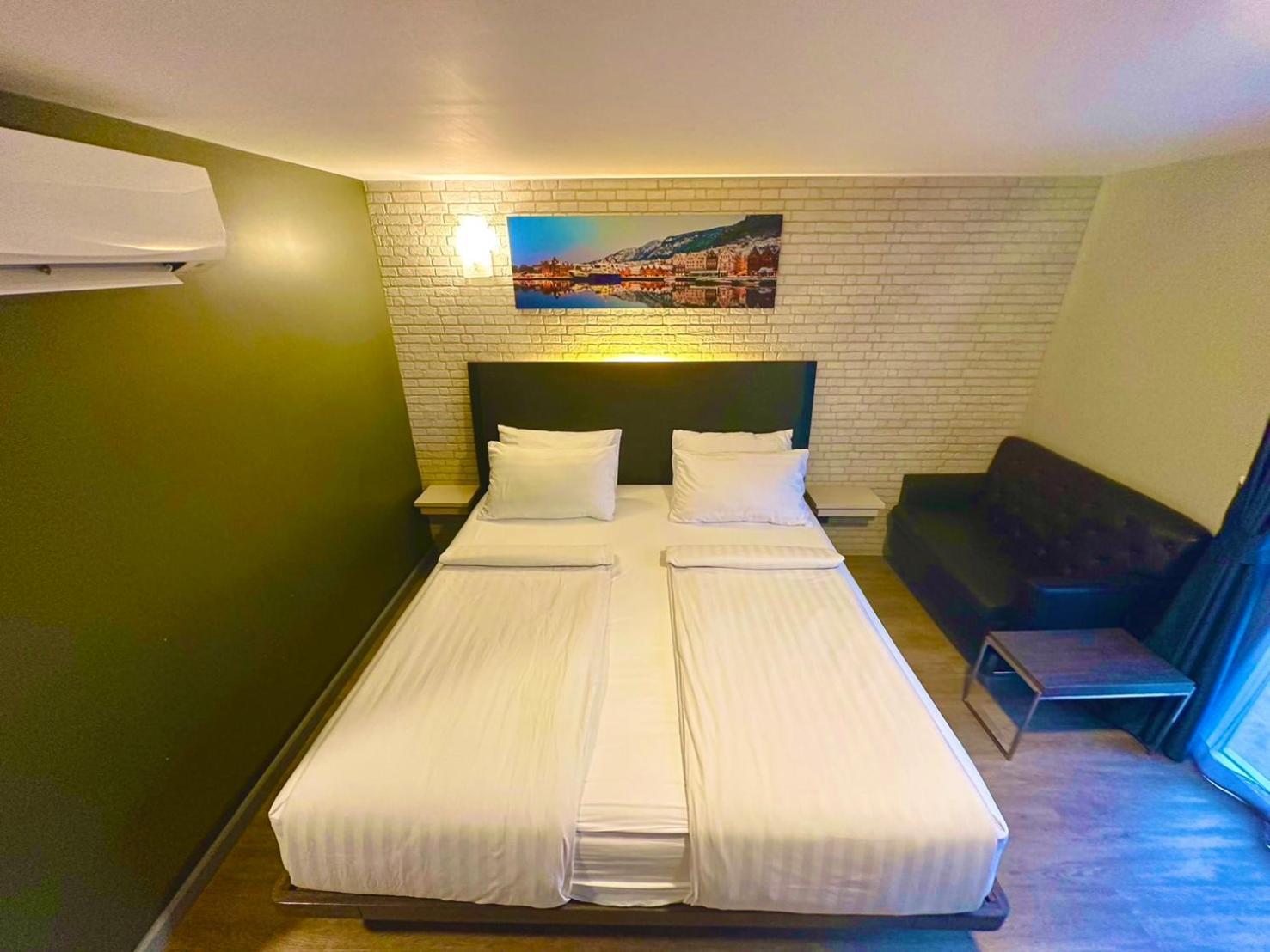 Bb Glass House Hotel