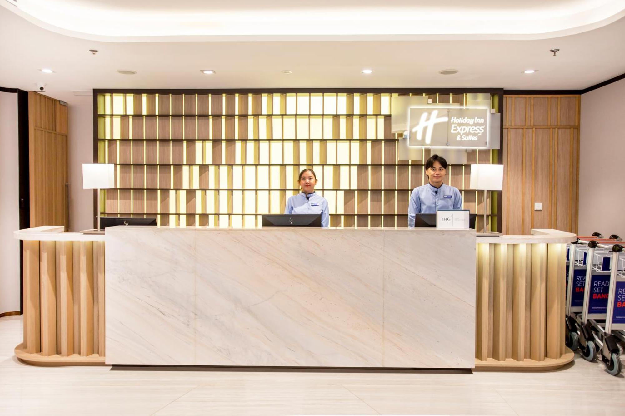 Express & Pier By Ihg Bangkok