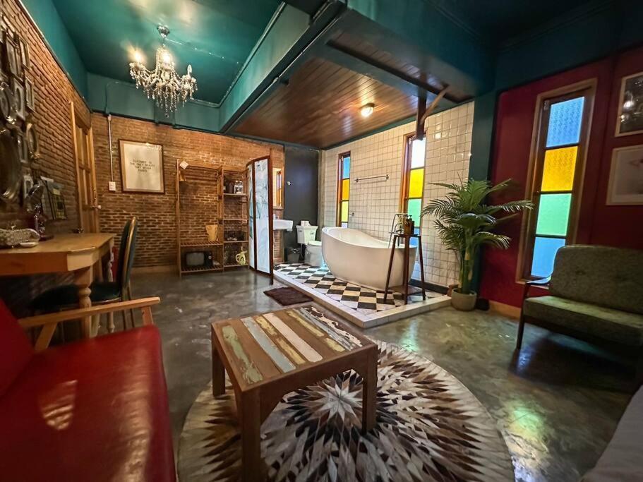T-house 10 -6br Max15ppl Whole House With Pool * Bangkok