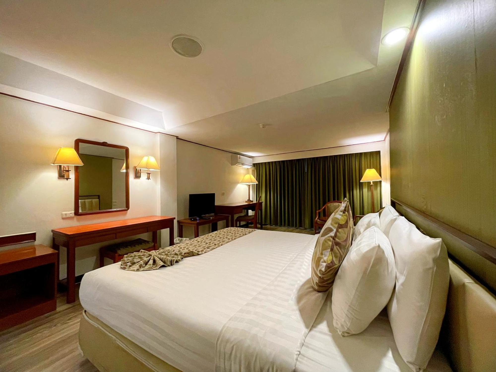 Arawana Regency Park Sukhumvit Hotel