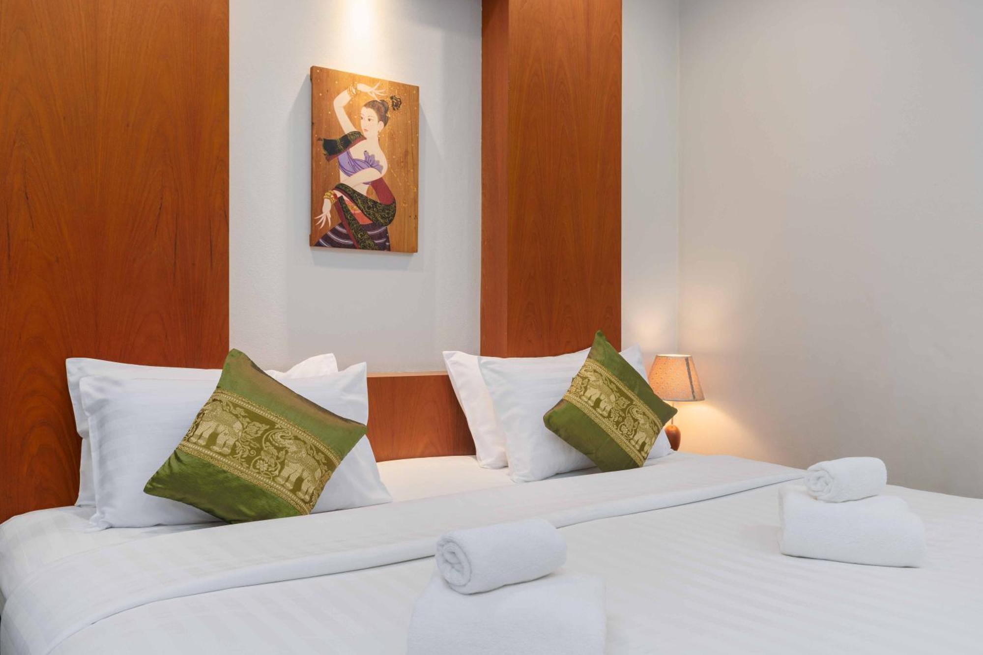 Hotel Charlie House Pin Klao Bangkok