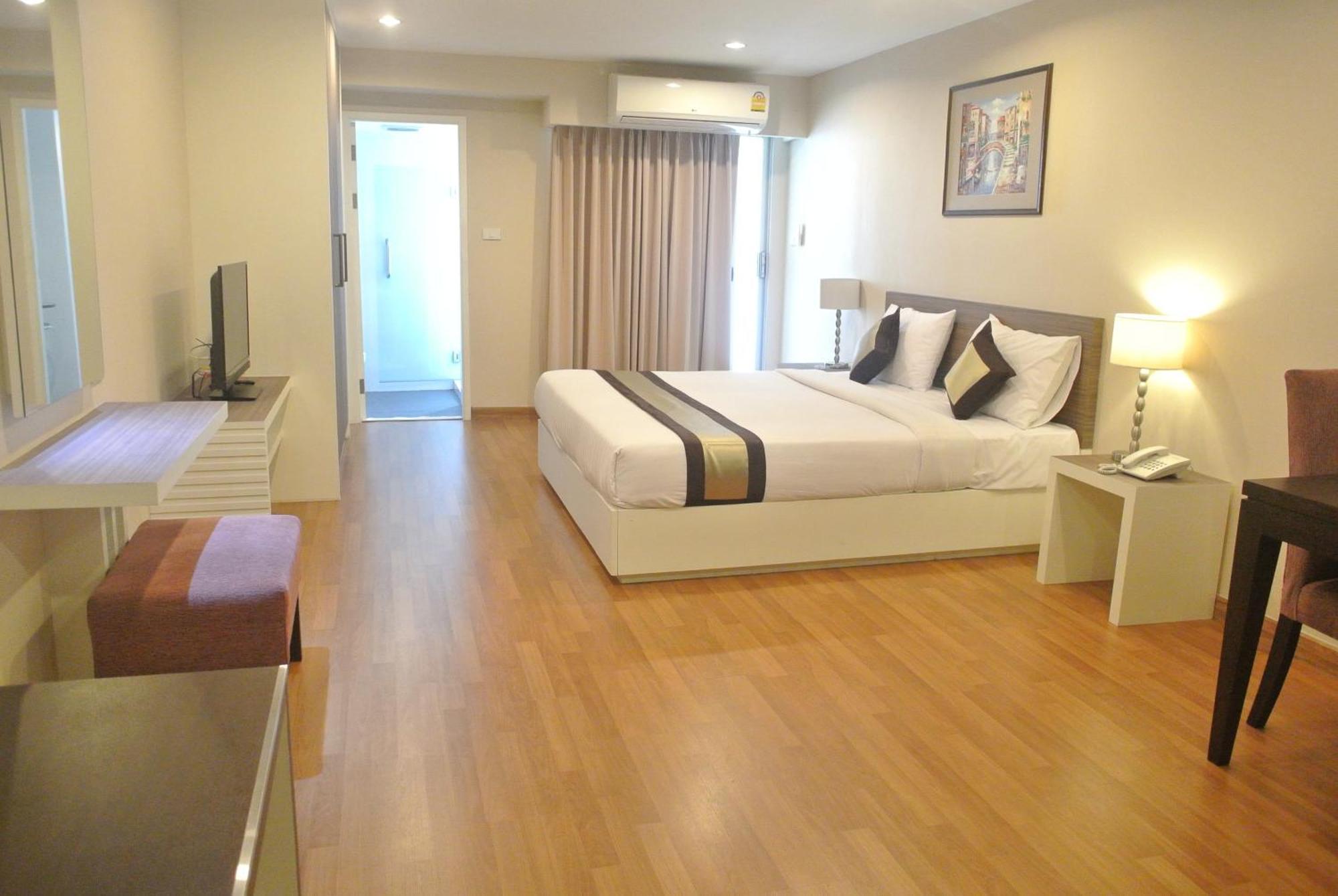 Nanatai Hotel 3*
