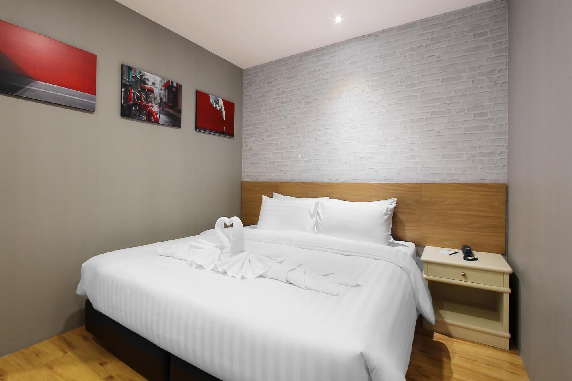 Hotel Pula Silom 3*