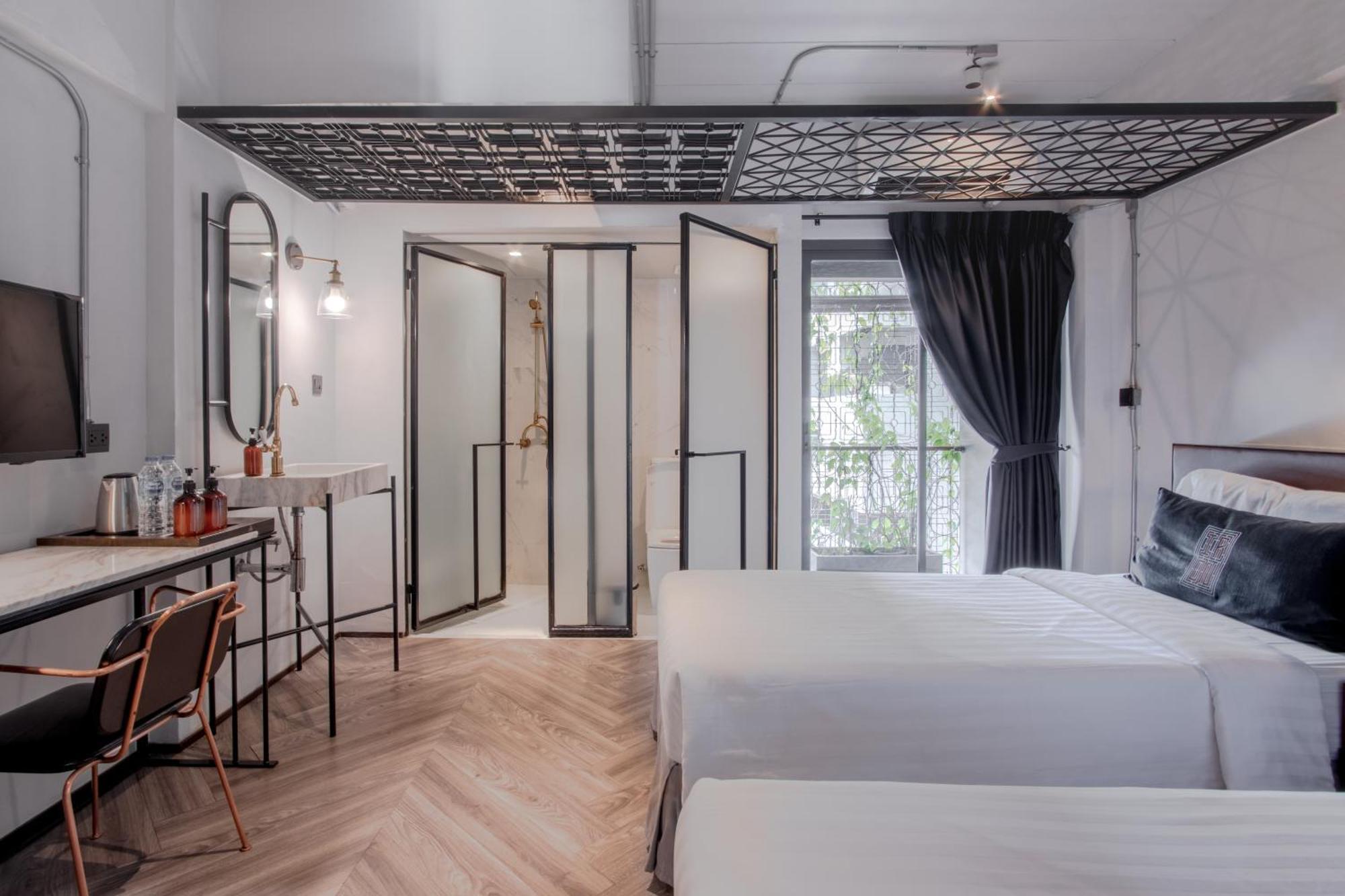 Hotel Ir-on