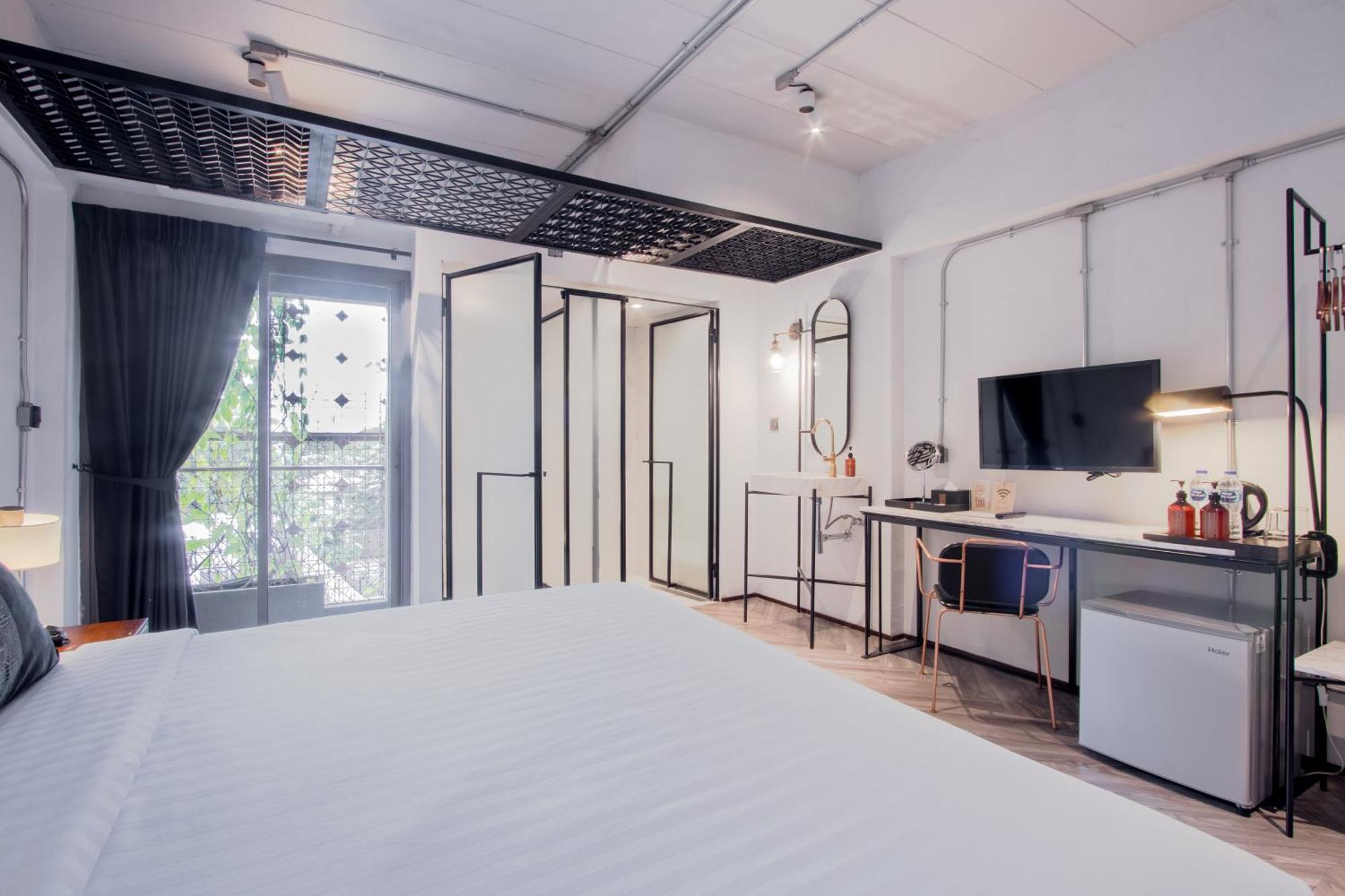 Ir-on Hotel