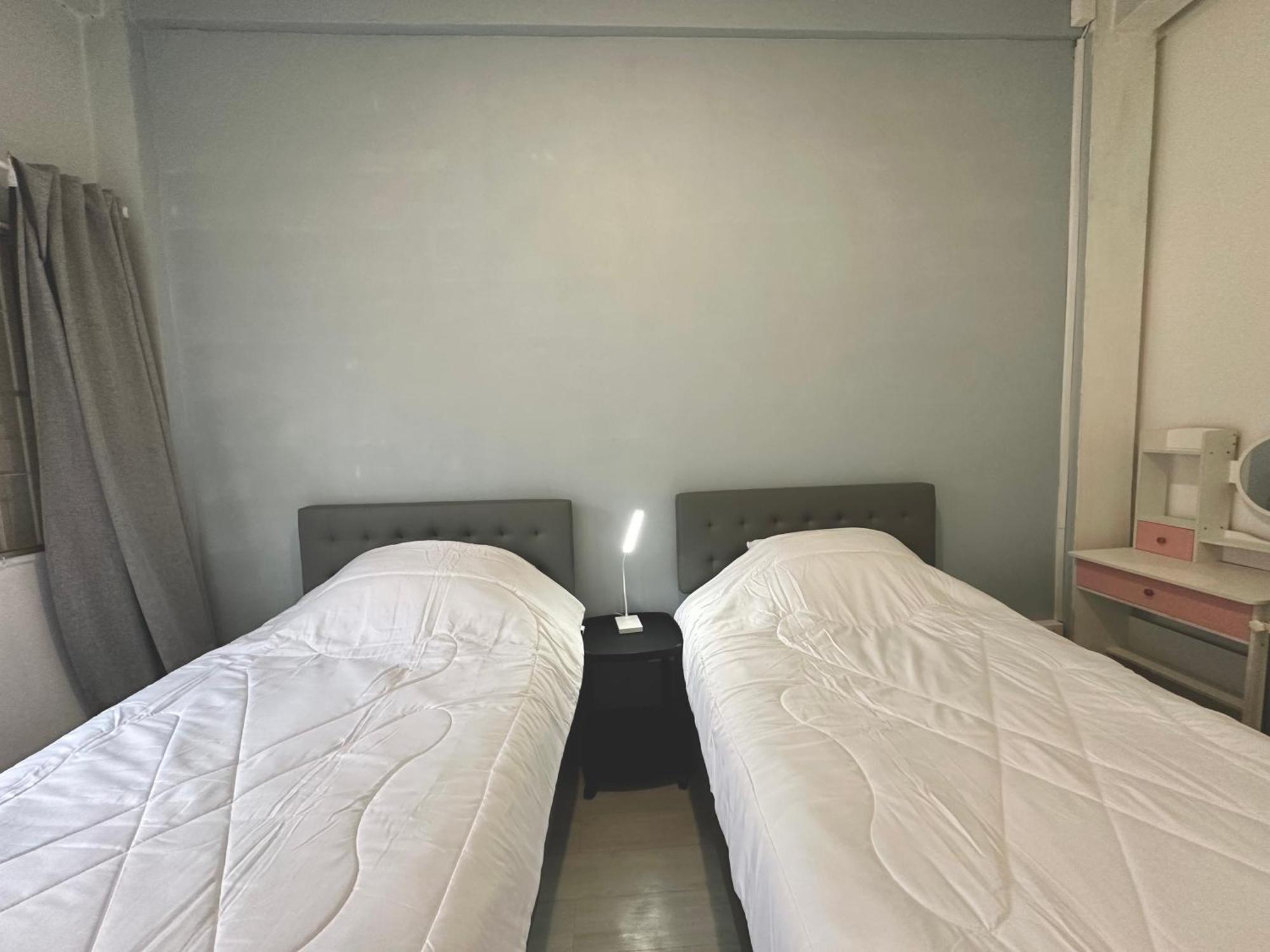 Apartment Bee House 172 Only 300m To Bts Talat Phlu *