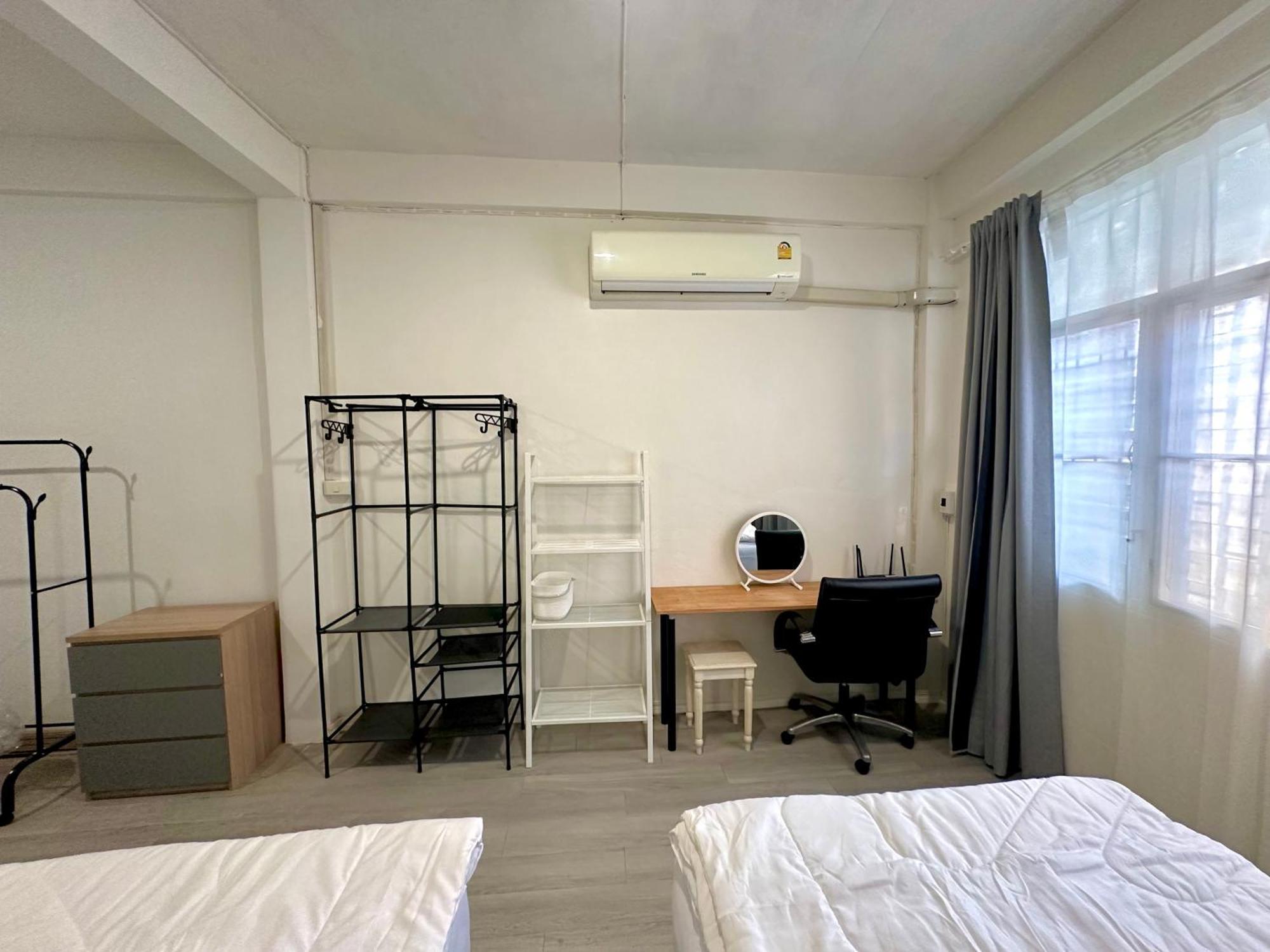 Apartment Bee House 172 Only 300m To Bts Talat Phlu Bangkok