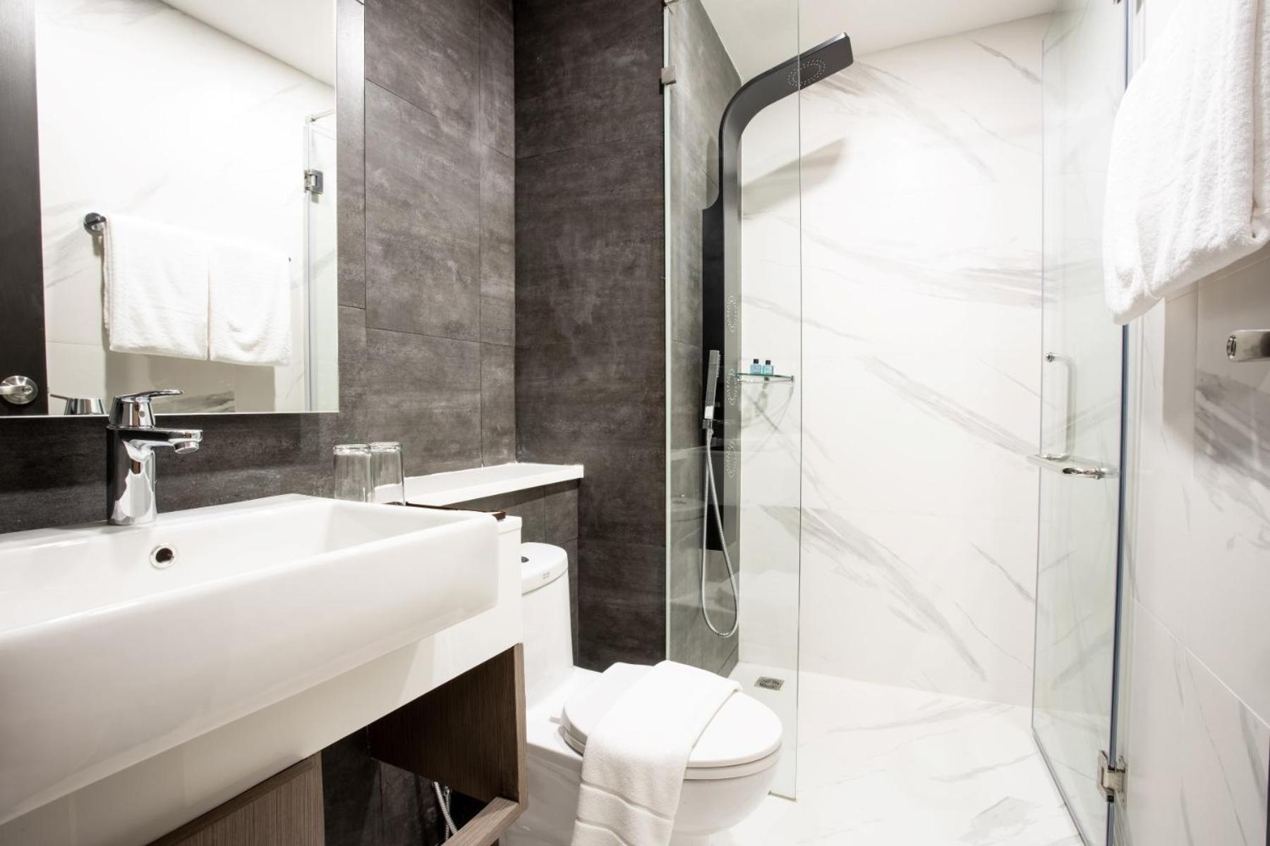 D Varee Montara Thonglor 25