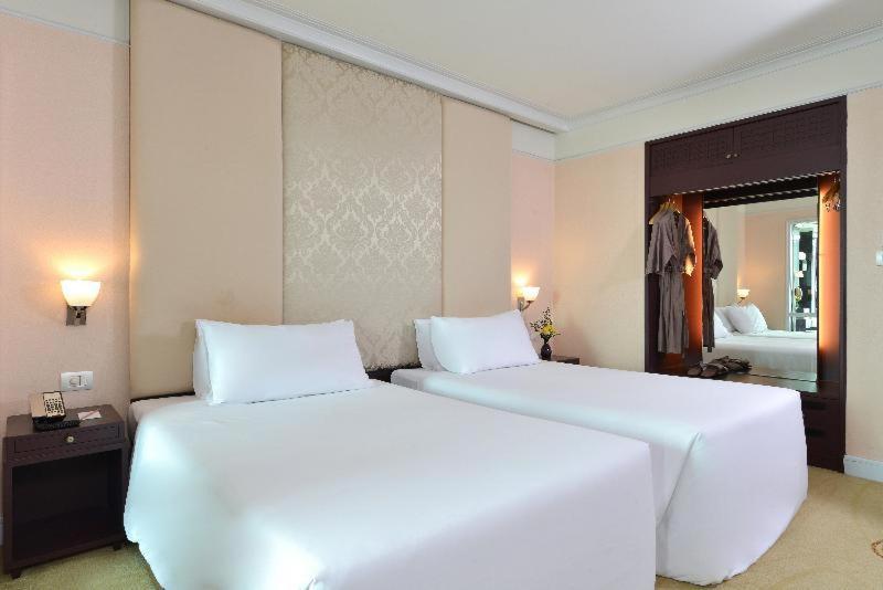 Miracle Grand Convention 4*