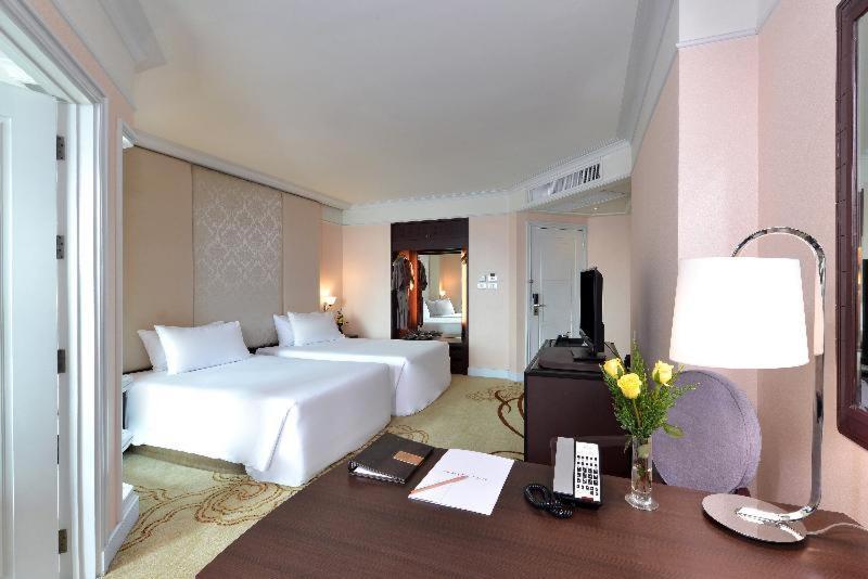 Hotel Miracle Grand Convention 4*