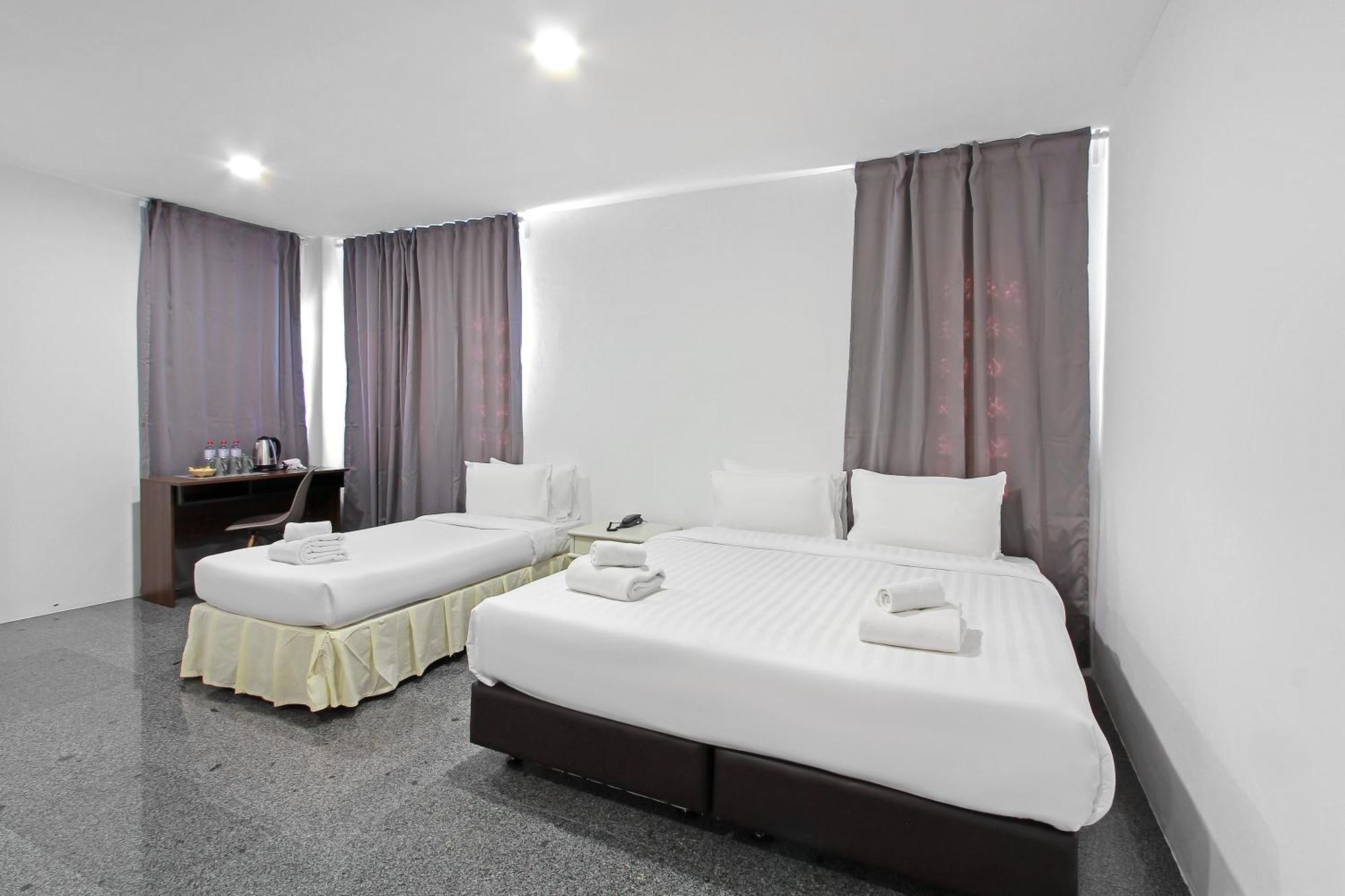 Pula Silom Hotel 3*