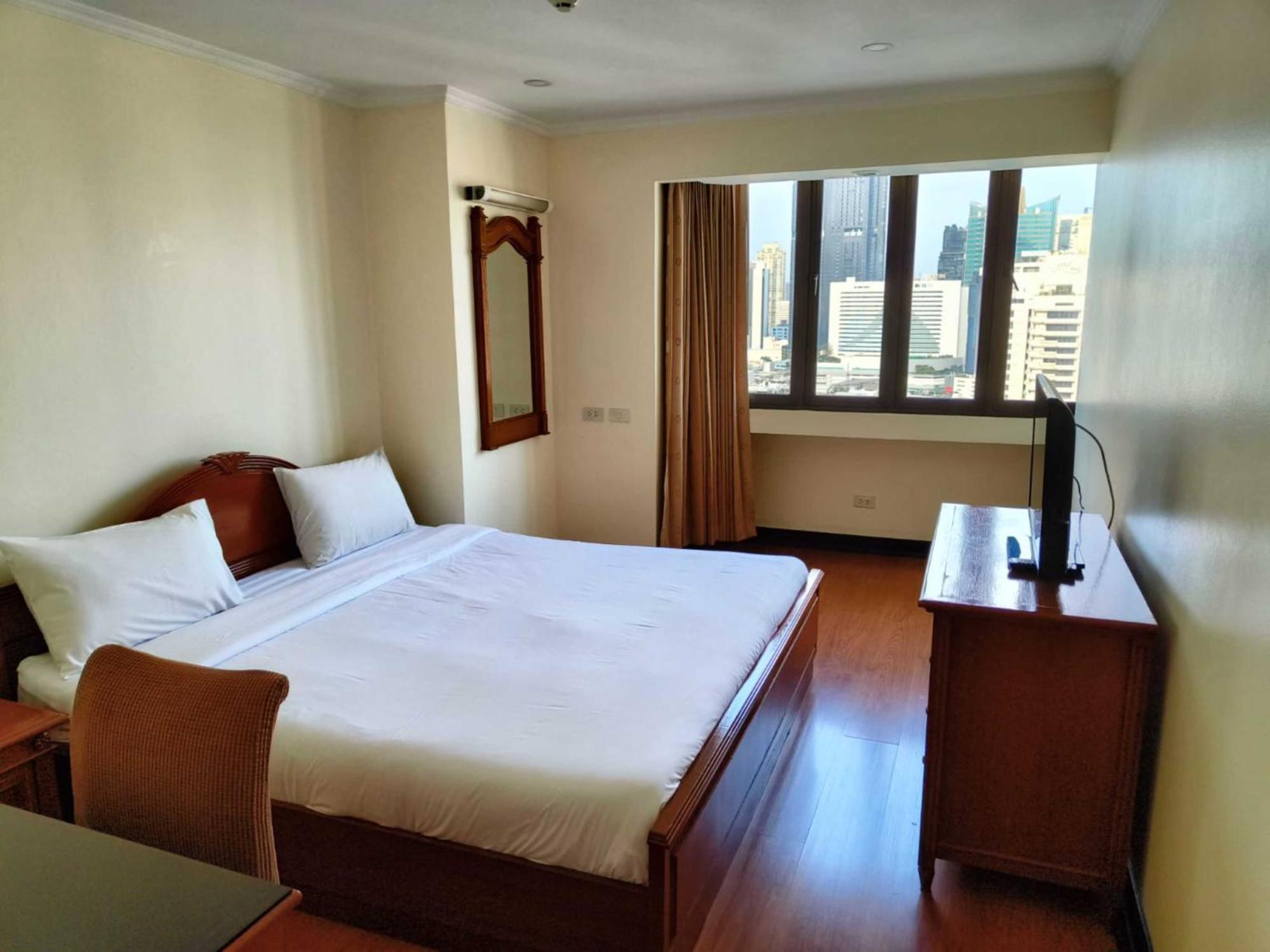Omni Tower Sukhumvit Nana Direct 3* Bangkok