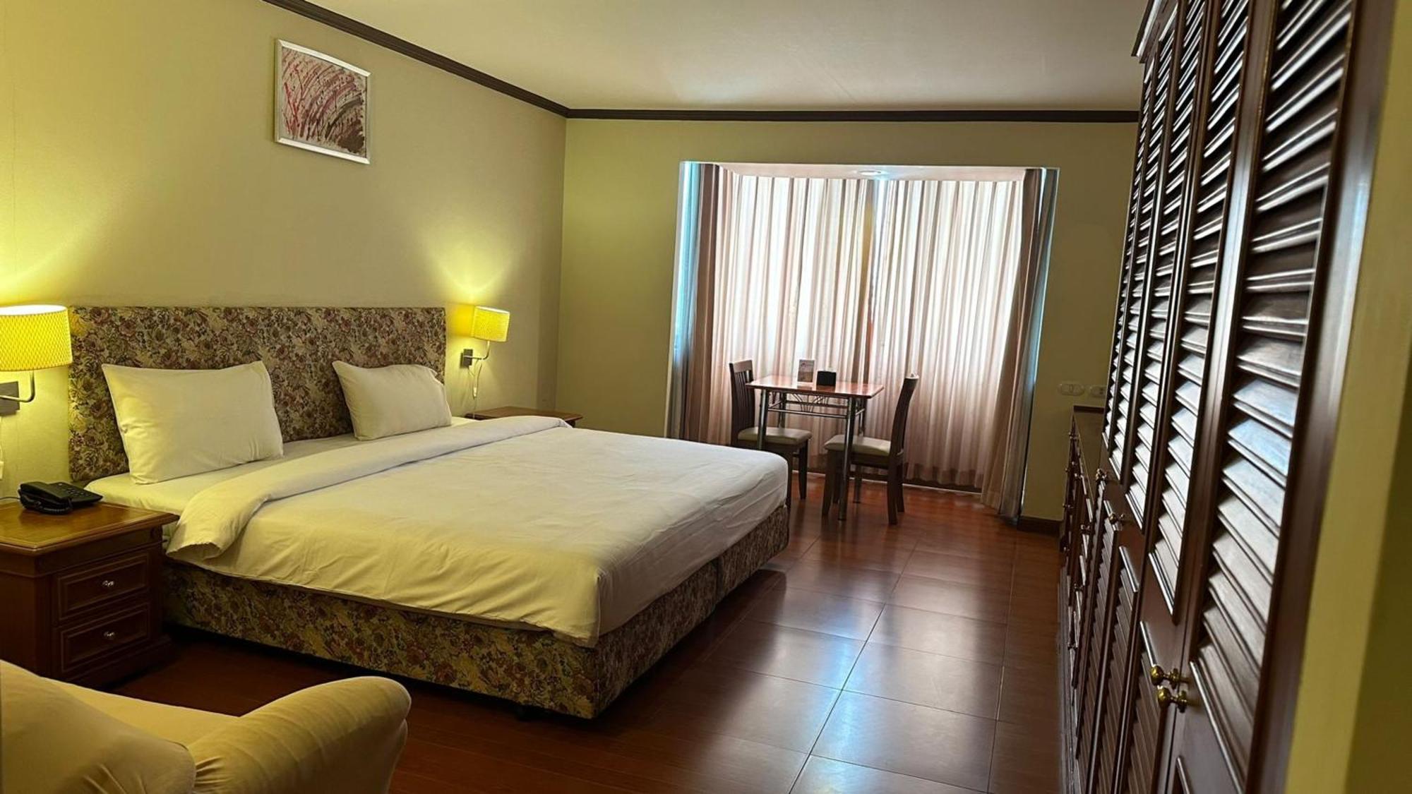 Omni Tower Sukhumvit Nana Direct Hotel 3*