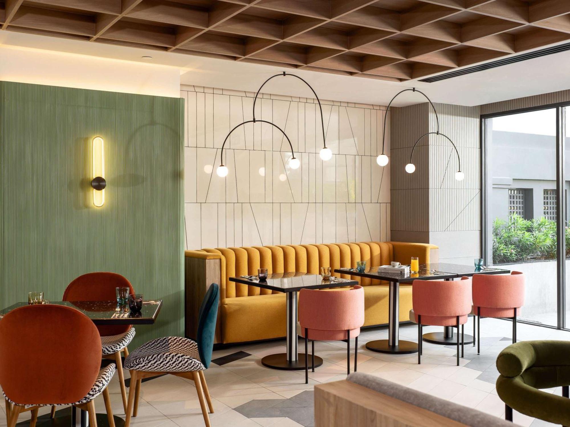 Tribe Living Sukhumvit 39 By Accorhotels Hotel