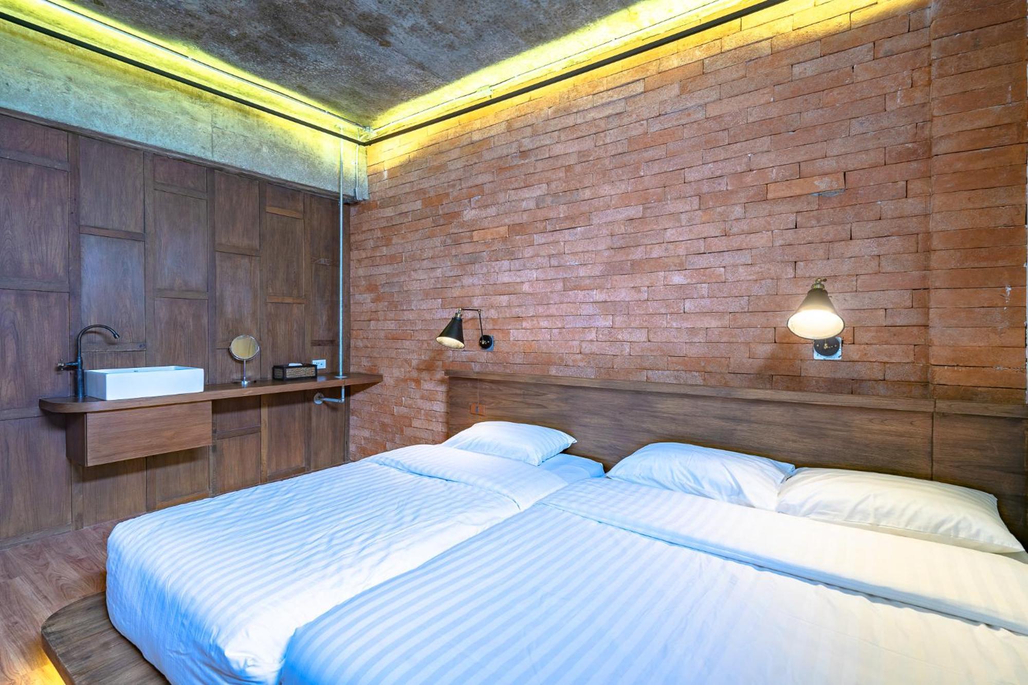 Hotel Siam Plug In