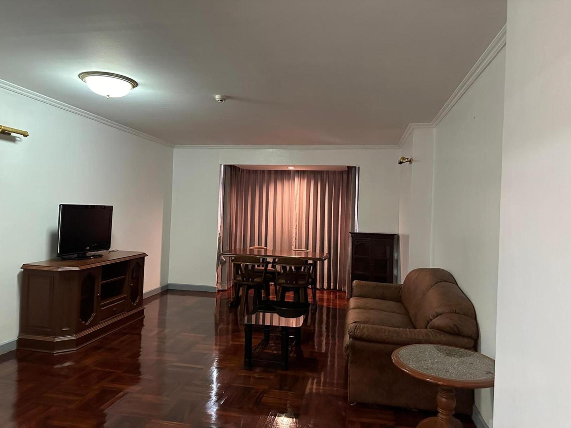 Omni Tower Sukhumvit Nana Direct 3* Bangkok