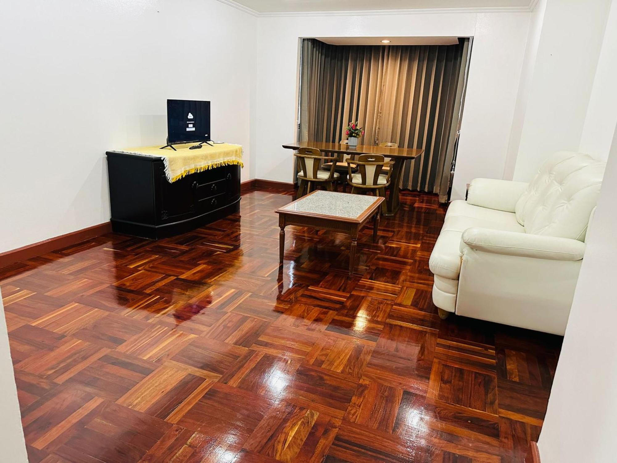 Omni Tower Sukhumvit Nana Direct 3* Bangkok