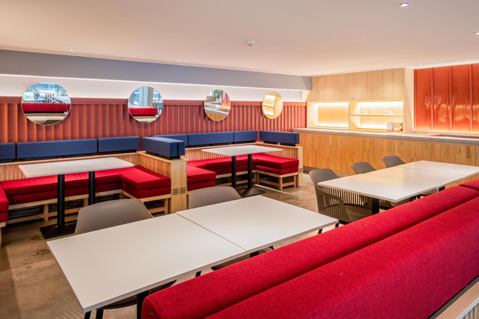 Hotel Blue Hippo 4*