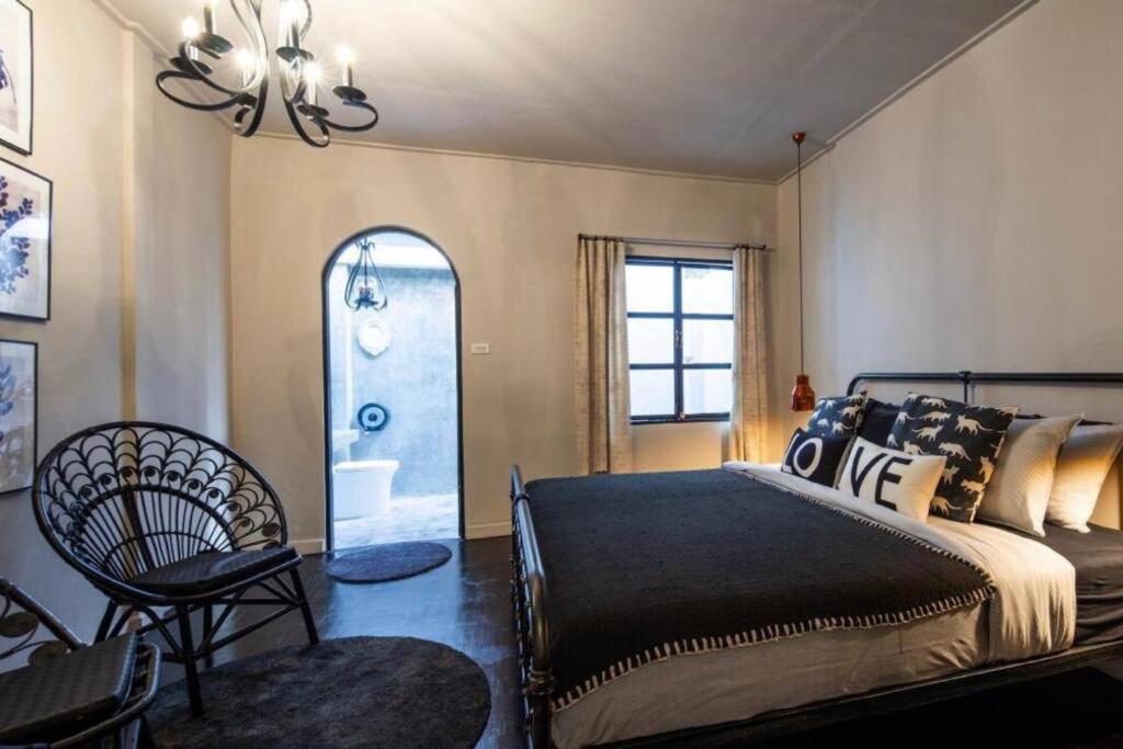 Villa Beautiful 3 Bedroom Baroque House Near Asoke Bts