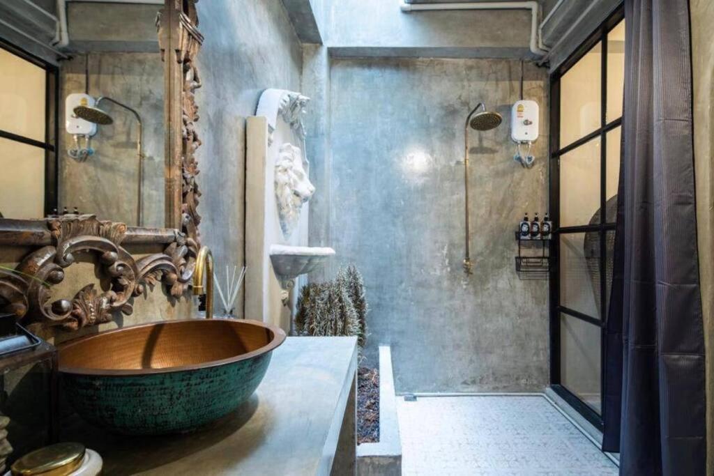 Villa Beautiful 3 Bedroom Baroque House Near Asoke Bts