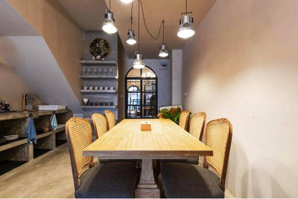 Beautiful 3 Bedroom Baroque House Near Asoke Bts Villa