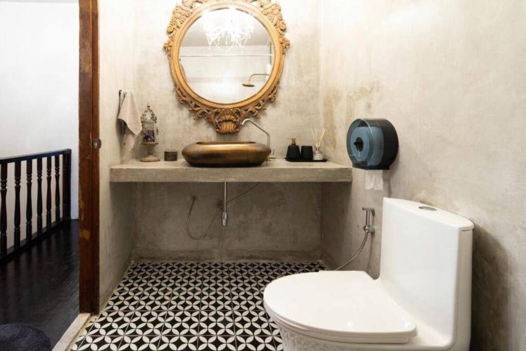 Villa Beautiful 3 Bedroom Baroque House Near Asoke Bts Bangkok
