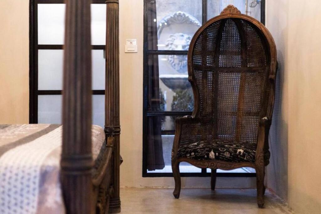 Beautiful 3 Bedroom Baroque House Near Asoke Bts Bangkok