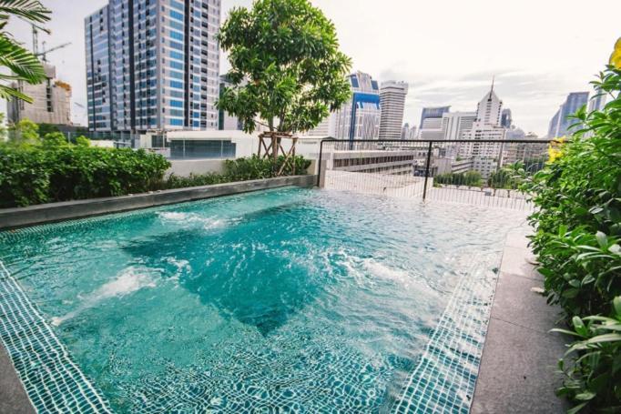 15 Sukhumvit Residences Apartment