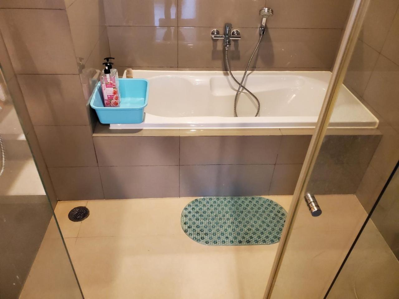 15 Sukhumvit Residences Apartment
