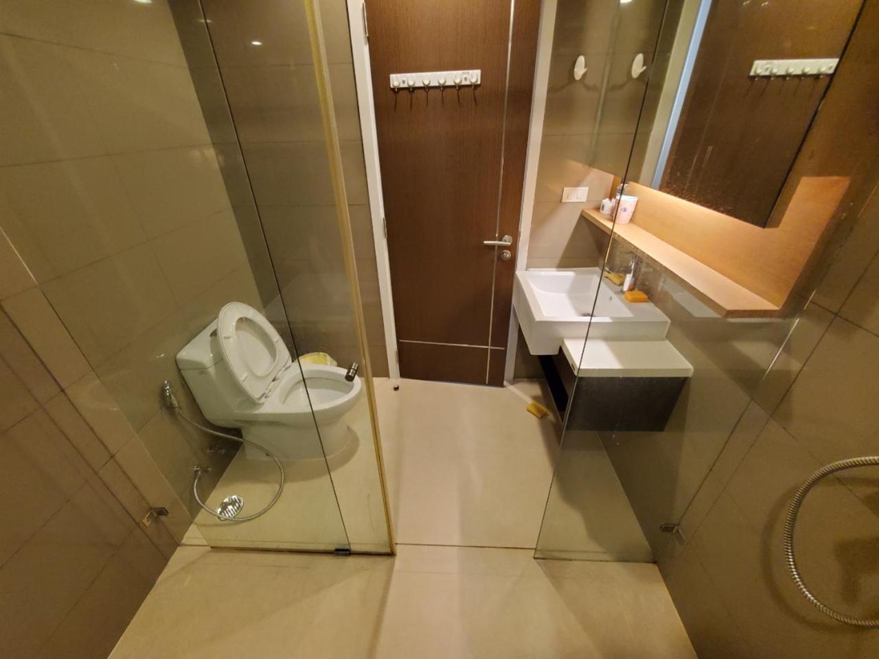15 Sukhumvit Residences *