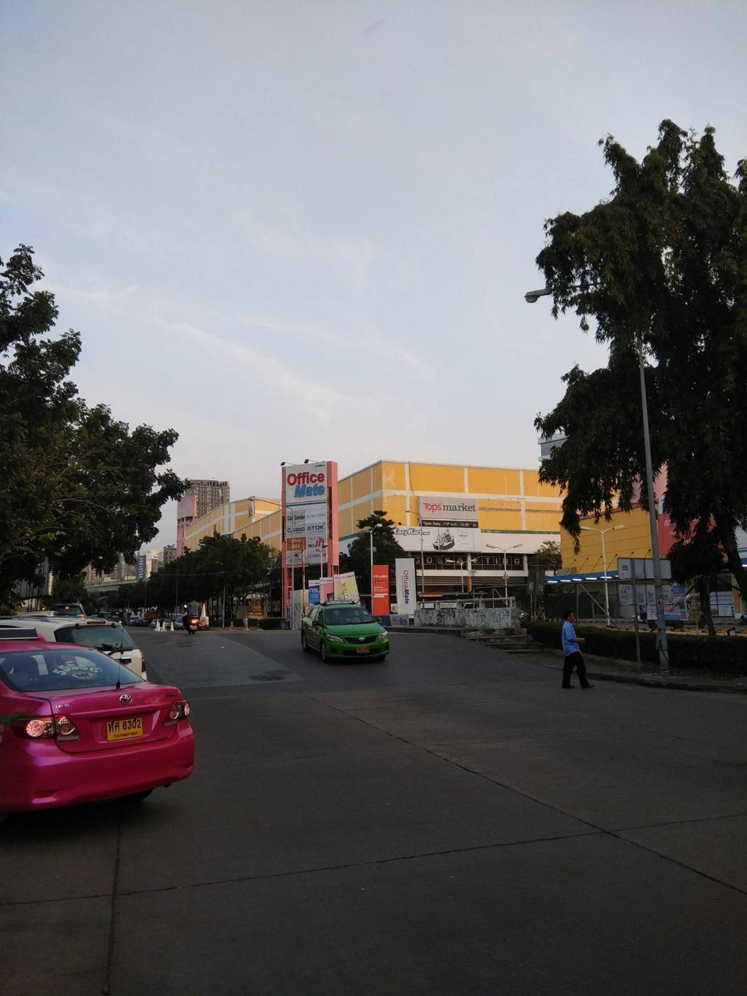 Savi Deluxe3 Nr Bangkokpiyavet Hospital *